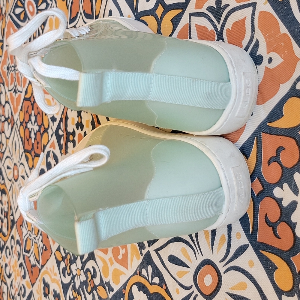 Frosty Aldo Sneakers View 3